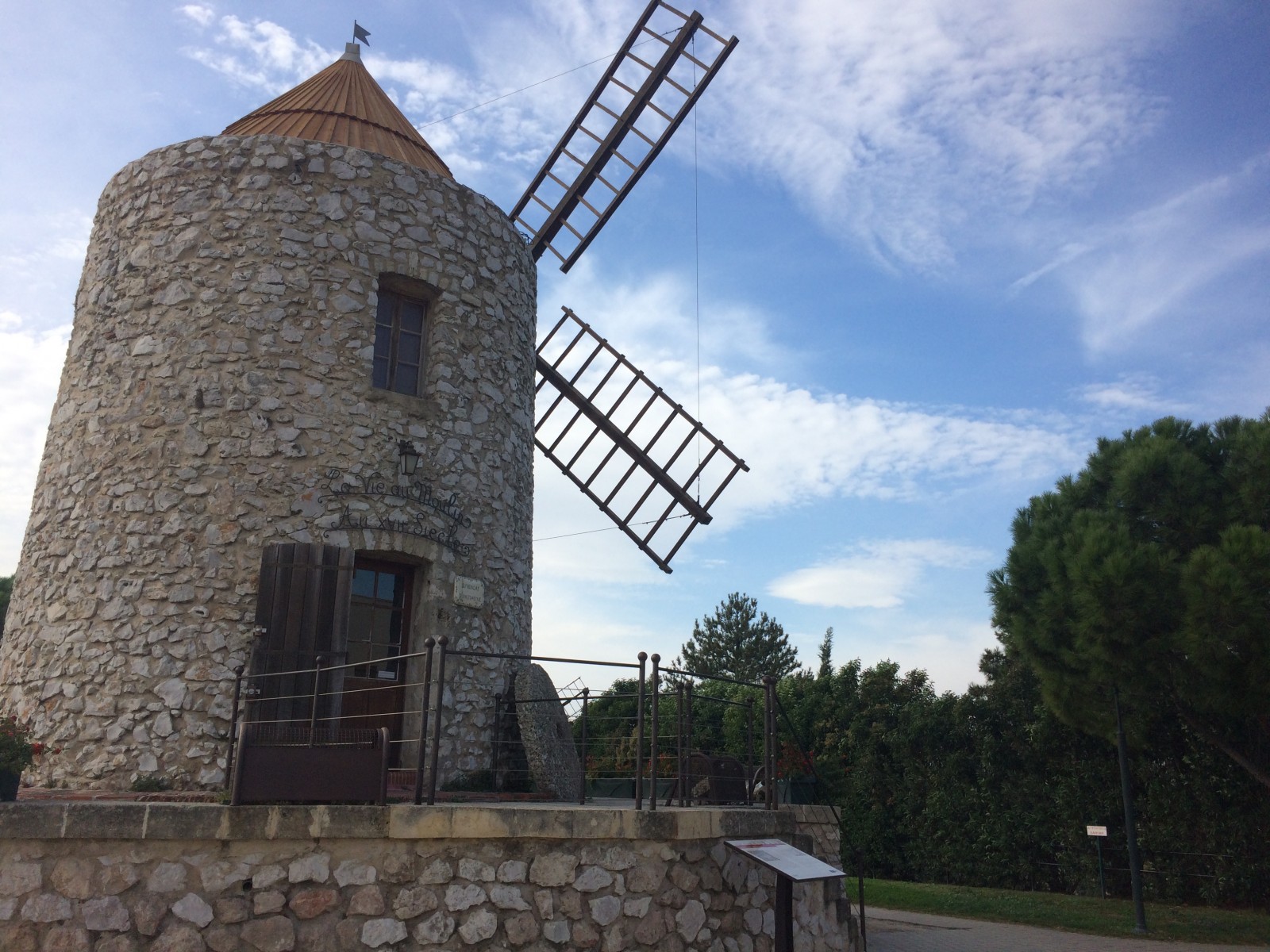 Un des moulins d'Allauch. ©MD